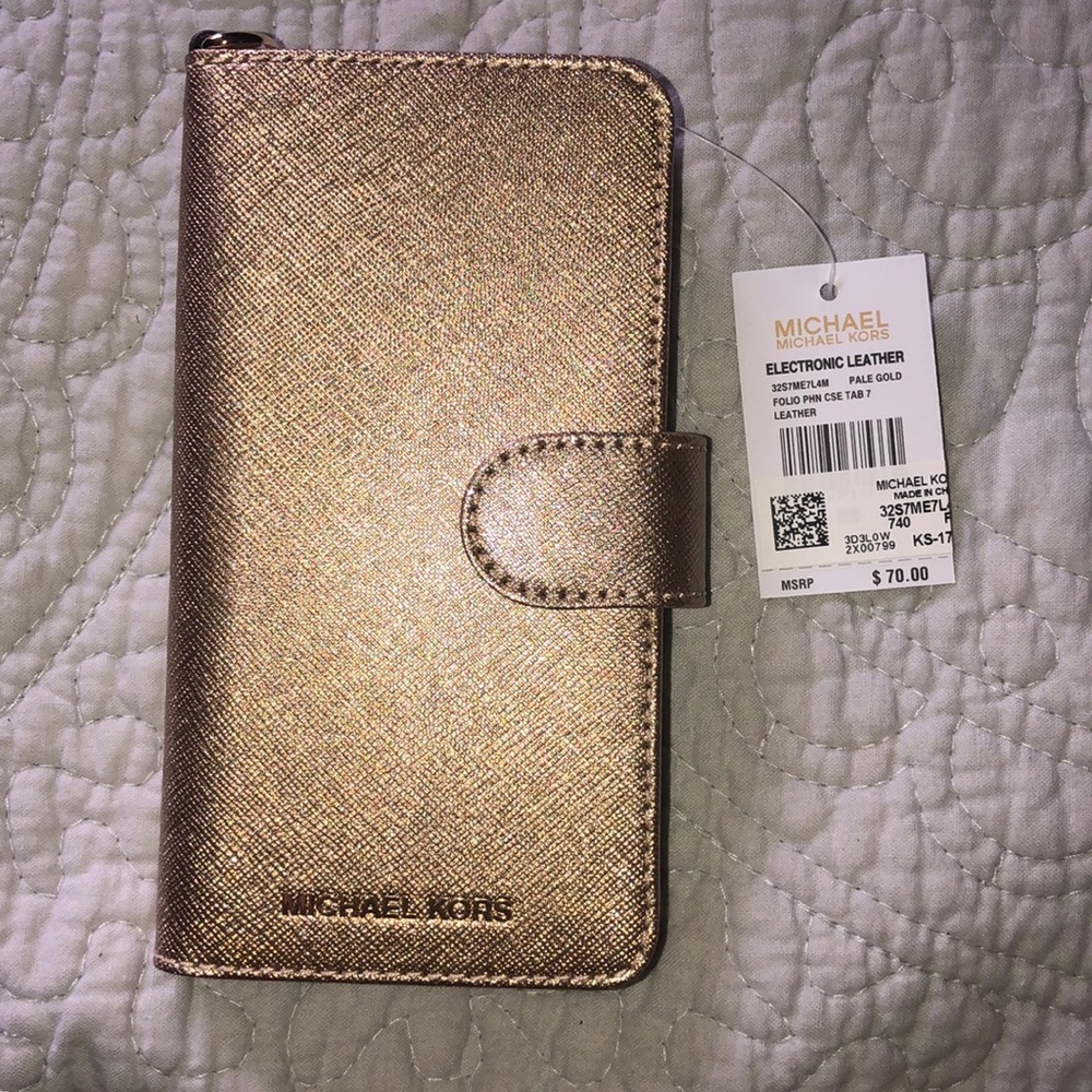 SALE!!! New Michael Kors iPhone 7/8 case/wallet